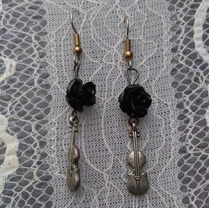 Violin dangling earrings